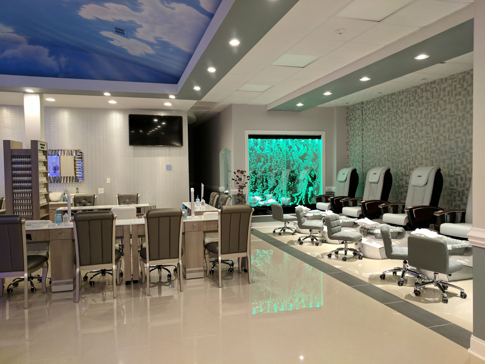 Diamond Nail Bar nail photo 3
